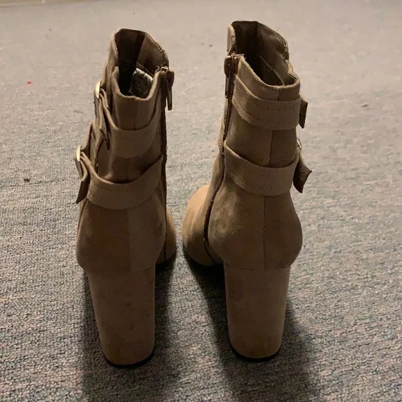 Heeled boots - 50% off - Picture 9 of 9